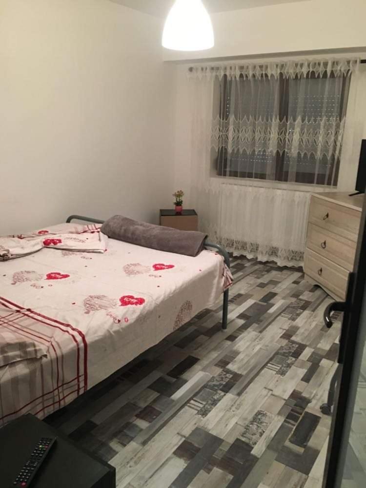 מנגליה Apartament Sara מראה חיצוני תמונה